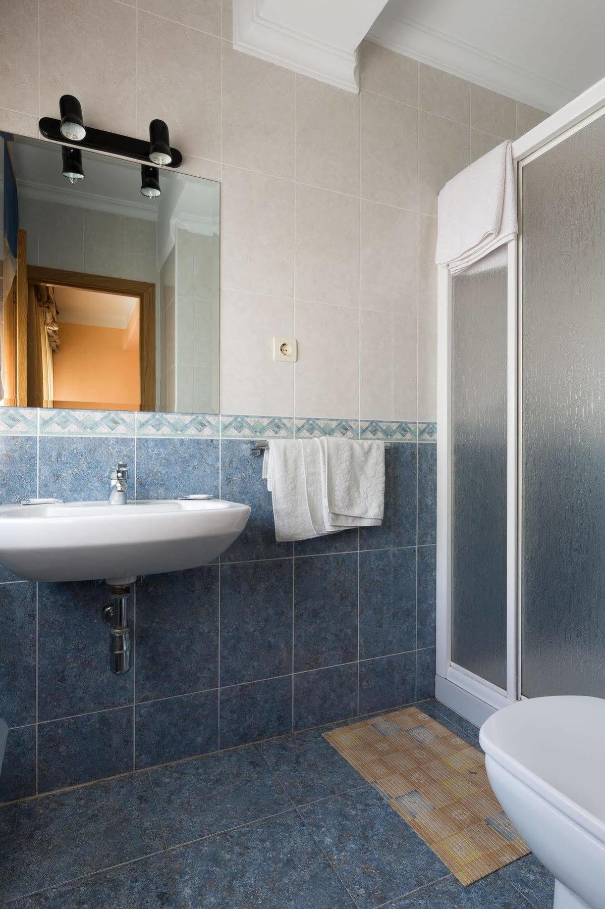 Pension Las Palmeras Lalin Exterior photo