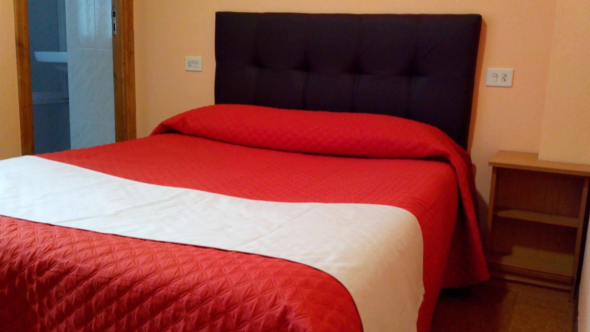 Pension Las Palmeras Lalin Exterior photo